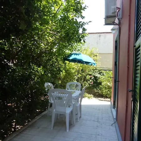 Διαμέρισμα Gk *
